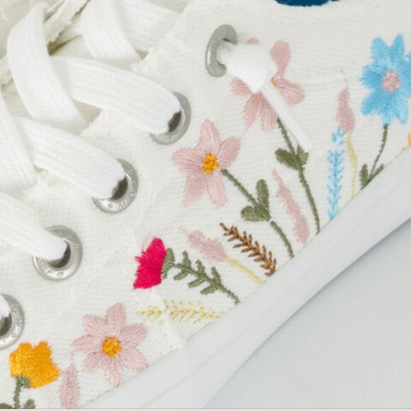 new Blowfish Floral Embroidered Slip On Sneakers 253 - Picture 5 of 10